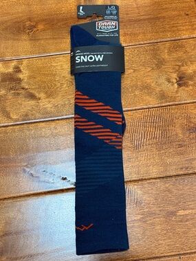 Darn Tough SNOW Merino Wool Ultra-Lightweight Over-the-Calf Socks